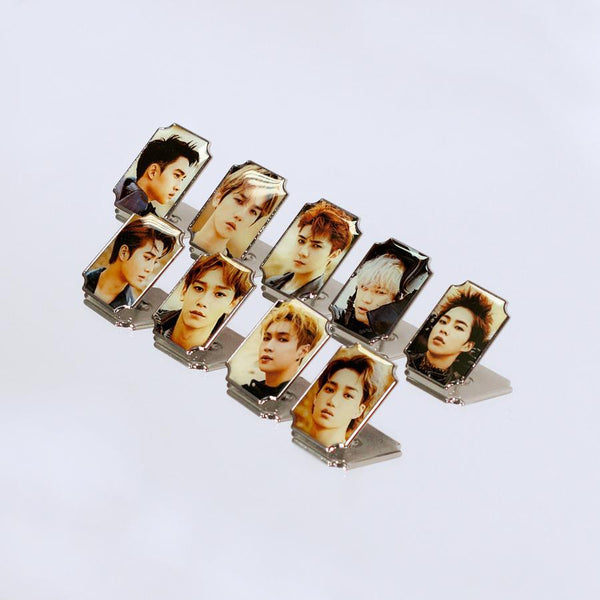 EXO OFFICIAL PHOTO METAL BADGE SET