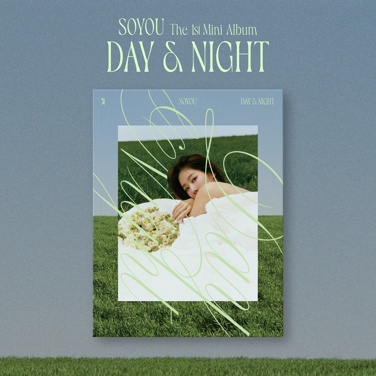 SOYOU 1ST MINI ALBUM 'DAY & NIGHT' COVER